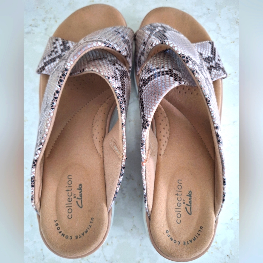Clarks Women's Beige Snakeskin Sandals Size 7